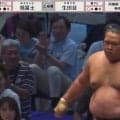 “史上最強の新弟子”がついに敗北 関取経験者の“強烈な一撃”にたまらずぐらり「音がヤバい」「ラリアットやめろ」カメラが捉えた衝撃決着