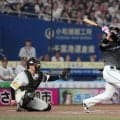 【ロッテ】角中勝也が涙でファンに引退報告「最後ぐらいかっこいいところ見せたかった」