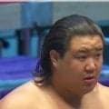 24歳逸材力士「すげー体だ」「筋肉すげえ」「惚れた」鍛え抜かれた“規格外”の分厚い上半身、オールバックの抜群雰囲気に驚きの声