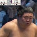 「バケモンだ」小兵力士が巨漢を“何度も吊り上げる”姿に「ありえん」「そして投げたよ」ファン衝撃 元小結・松鳳山「一番お金が取れる大相撲」大絶賛