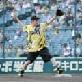 【阪神】“川藤幸一”演じた佐藤隆太大喜び　ファーストピッチセレモニーでOBの「本家」と対戦