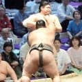 元十両の生田目、不動豊との幕下全勝対決制す　前回旭富士の連勝を止め師匠の二子山親方から「いい相撲だった」とお褒め