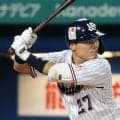 燕・中村、ファウルが顔面直撃→動けず担架で搬送　神宮騒然…ブルーシートで囲われる