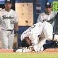 ヤクルト・中村悠平は「右眼球打撲」「右眼窩内側壁骨折」と診断　球団発表　バントの自打球が顔面直撃で救急搬送