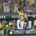 阪神・伏見　藤浪撃ち同点打＆移籍後初の猛打賞　「キャッチャーの人こと伏見寅威です」甲子園初お立ち台で笑いも取った
