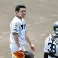 阪神・石井　球速「１０２キロぐらいです（笑）」８月中の実戦も「結構、余裕を持ってリハビリを進めてもらっている」【一問一答】