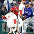 「一体何をしていたんだ？」「救いようのない幕切れだ」ドジャース戦で衝撃の結末…フィリーズ選手の“謎の暴走”に米記者も困惑「逆転の可能性がひどい形で…」