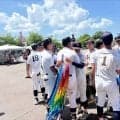 富山大会　秋、春連覇の富山商　延長十回激闘の末サヨナラ負け　試合後、敵校と涙のハグ「絶対甲子園行けよ！」　同点弾＆先発の藤岡「頭が真っ白」