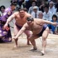 ２敗同士の対戦は尊富士があっけなく高安を破る