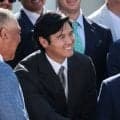 大谷翔平、大統領執務室へ招かれる　トランプ大統領と2ショット…記念品贈呈も