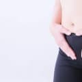 骨盤底筋が弱るとどうなる？体に現れやすい5つの変化