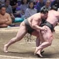 旭富士が立ち合い動いて６勝締め、元横綱旭富士の宮城野親方「気合を入れ直してやってほしい」【大相撲】