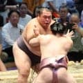 友風が５勝目　「（炎鵬への）大歓声の中、友風という声も聞こえてきました。パフォーマーとして頑張らないといけないと思いました」