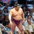 平幕・尊富士が横綱・大の里に完敗し３敗へ後退　九重審判長「顔じゃなかった」