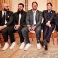 山本由伸　ホワイトハウスでのエモい集合ショット　椅子に座って背伸びで日本ファン注目「靴の裏に何か付いてるの気になる」