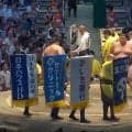 「なんと60本！」熱海富士、横綱・豊昇龍、撃破で“最大懸賞の束”を両手に 「ワイの30カ月の収入が」夢ある光景に反響