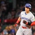 岡本和真が大谷翔平を抜き日本人１年目の本塁打記録を塗り替える23号3ランを放つ