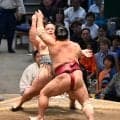 まるでマトリックス…琴勝峰、土俵際で驚異の粘り「琴マトリックス」「キアヌかと思たら琴勝峰」