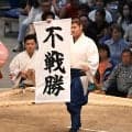 綱とり大関霧島が豊昇龍休場で不戦勝　勝ち名乗りだけ登場「評価するのは難しい」NHK解説