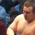 安青錦、尊富士を撃破も…“ポッコリ”な左足に「足ヤバそう」「精神力ヤバすぎ」取組後の姿に悲痛な声「この足で真っ向勝負とか」驚嘆の声も