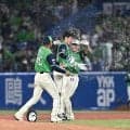 ヤクルト　２試合連続延長サヨナラ勝ち　代打・古賀がＶ犠飛　今月初の３連勝