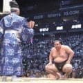 霧島　不戦勝で３敗守った　逆転Ｖへ一戦必勝誓う「一番にしっかり集中していきたい」