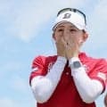 １９歳、加藤麗奈が涙のツアー初優勝！通算２２アンダーで皆吉、仲宗根の追撃振り切る「今週のプレーで自分に自信を持つことができました」