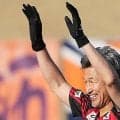 ｢メッシ級ポジショニング｣｢嗅覚は衰えない｣59歳カズの歴史的ゴール、対戦チームの“漢気”に称賛の嵐｢相手ゴールなのに｣｢感謝しかない｣