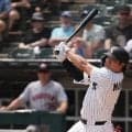 村上宗隆、両親の前で復帰後初アーチ　2か月ぶり豪快弾にシカゴ熱狂…ボブルヘッドデーに快音
