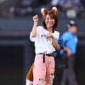「いくつになってもキレイです」エスコン降臨の４４歳人気美女にネット騒然「絶対みえない！！」「キレもオーラも健在」「なんやこの可愛すぎる生物は！？」