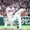 下柳剛ブチキレ！？松田宣浩の痛恨トンネルでグラブ叩きつけ沸かせる　サントリードリームマッチ