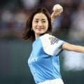 「透明感、ハンパない」東京ドームを騒然とさせた奇跡の40歳、美人女優の始球式降臨が話題「何でこんなに可愛いの？」「本当に変わらない」