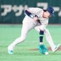 【球宴】燕党歓喜！ヤクルト・キハダのバックで長岡秀樹が好守備連発　お決まりのポーズも