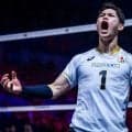 【バレー】日本男子、第３セットは２５-１６大差で連取　中国に２－１でリード　４強入りへあと１セット！　石川祐希がベンチスタートも途中出場メンバー奮起…完全アウェーの中国戦