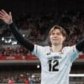 バレー男子　日本代表が逆転で４強進出！高橋藍の強烈スパイクが流れ変える　２１得点に「勝ったことが大きな部分」完全アウェー状態で３セット連続奪取　２年ぶりのメダル獲得に王手