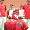 広島・名原　全体練習に参加「一試合一試合、気合と根性」居残りで外野での打球捕球