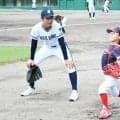 投球のコツ、球児が伝授　京都・洛星高野球部　小学生に教室