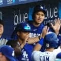 大谷翔平、左膝痛で今季6度目の欠場　パーカー姿で戦況を見守る…ド軍2連勝、朗希5勝目