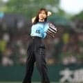 乃木坂野球部・柴田柚菜がノーバン始球式　両手を広げて大喜び　特別ユニで「パシフィック・リーグに連れてって」の歌唱パフォも