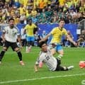 ｢嫁さん美人すぎる｣W杯で日本を沈めた天敵FWが結婚！ 才色兼備の妻との挙式ショットに｢セレソン妻の中で一番美人｣｢ミランダ･カーに似てる｣