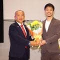 プロゴルファーと結婚の中谷潤人、相模原市長から祝福「女性上位の方がうまくいく」再起報告会でファン２５０人からも祝福で感謝「幸せを持ってファイトに」