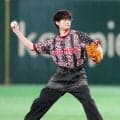 【巨人】俳優高橋文哉が始球式「ドームの地面に足付けてお客さんを見るのは緊張」もノーバン投球
