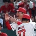 広島・新井監督「彼とアキのおかげかなと思います」　逆転２ラン放った秋山とともに救援右腕を称賛「存在はブルペンでも際立っている」