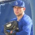 ドジャース、一挙６選手入れ替え　正式発表　シーハン３Ａ降格　ラッシング負傷者リスト入り　ミルズ戦力外扱い　スクバル正式登録　捕手ロビンソンら再昇格
