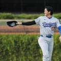 「おしゃれ～」ドジャースナインの私服を公開　大谷翔平は黒の長袖シャツにヘッドホン姿