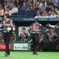 巨人戦に現れた「一般参加21歳女性」に騒然　隠せぬ圧倒的オーラで“即バレ”「可愛すぎる」