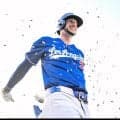 ドジャース　タッカーが先制１０号ソロ！かつての本拠地がブーイング→ボール投げ返される　初先発のスクバル援護弾　ベッツ併殺打直後に