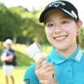 「透明感がヤバすぎ」22歳女子ゴルファー、髪色チェンジで“ピンクキャミ姿”を披露「アイドルにしか見えない」