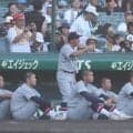 「あんなの初めて見た」仙台育英ナインが「体育座り」でセンター方向を見つめる　最後方に名将の姿　ＳＮＳでも話題に