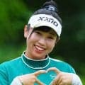 「可愛さ爆上がり」菅沼菜々の青花柄浴衣＆髙野愛姫の海ショットに反響　JLPGA公式インスタ